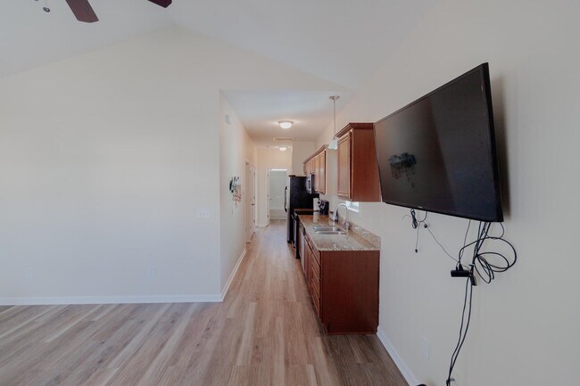 Building Photo - 605 Surfsong Way