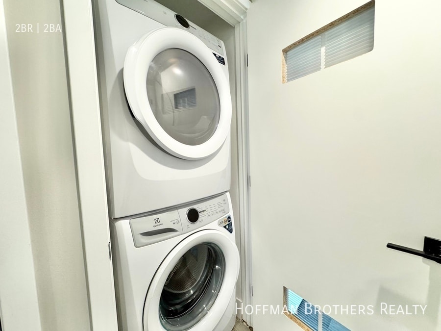 Building Photo - 11155 Huston St