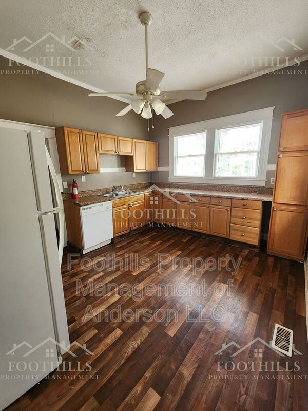 Building Photo - 110 N Prevost St