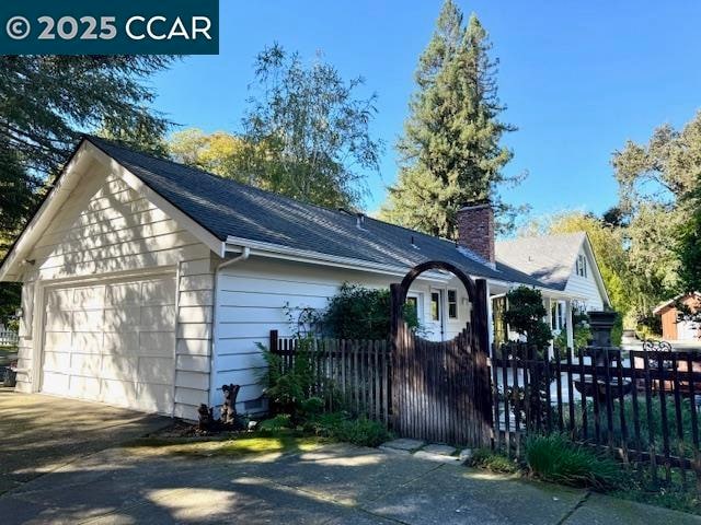 Building Photo - 354 Love Ln