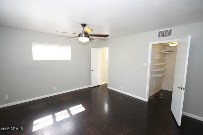 Building Photo - 3034 E Cheery Lynn Rd