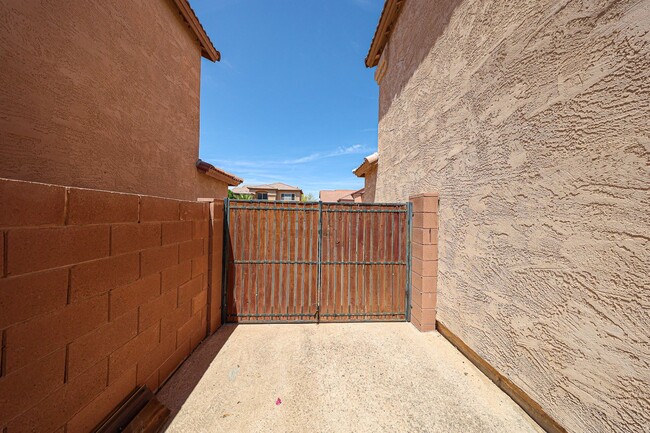 Building Photo - RV GATE! Lovely 4 bedroom, 3 bathroom home...