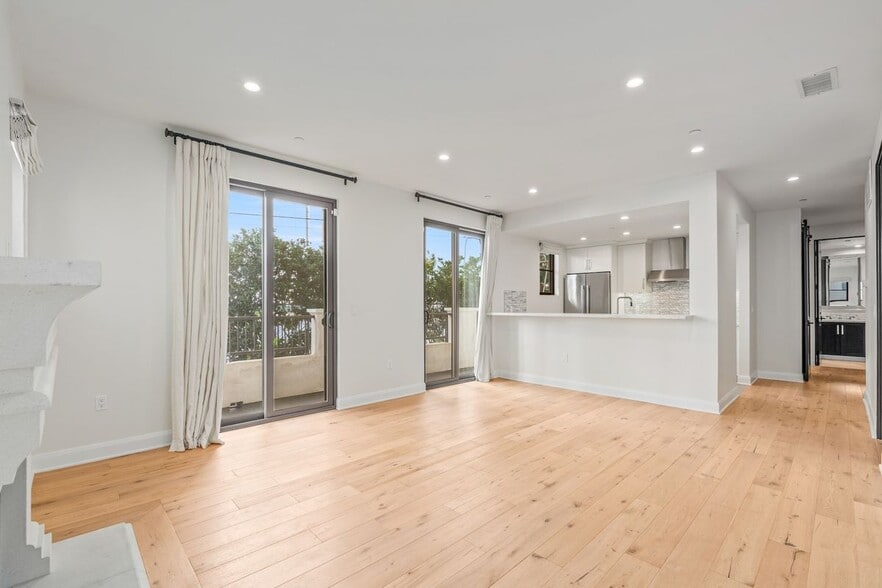 Building Photo - 10674 Ashton Ave