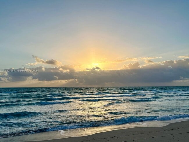 Building Photo - 6917 Collins Ave