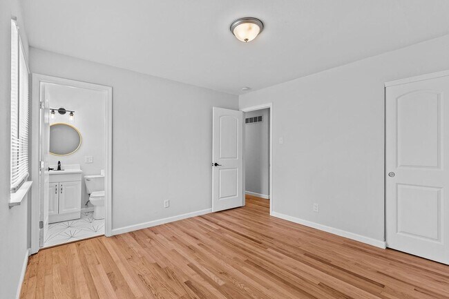 Building Photo - 2629 Glenoak Dr