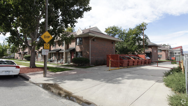 South Lincoln Park Apartments