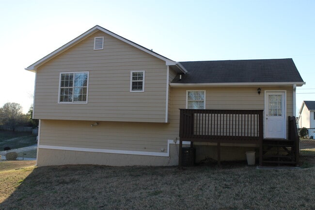 Building Photo - 207 Cobblestone Ct