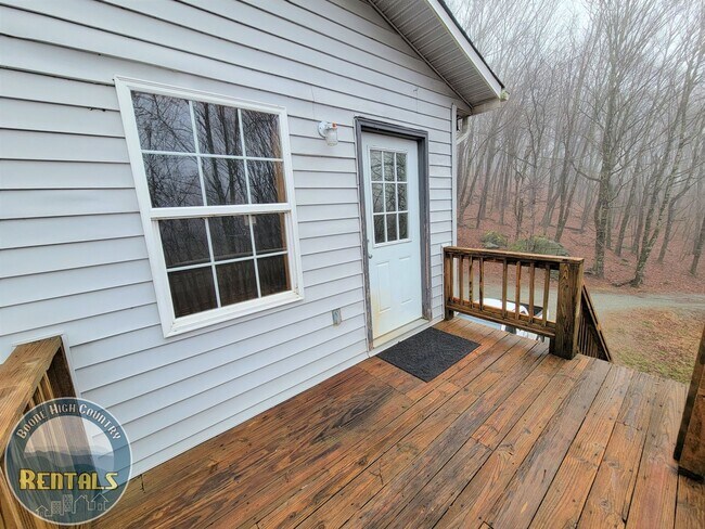 Building Photo - 387 Sugarloaf Rd