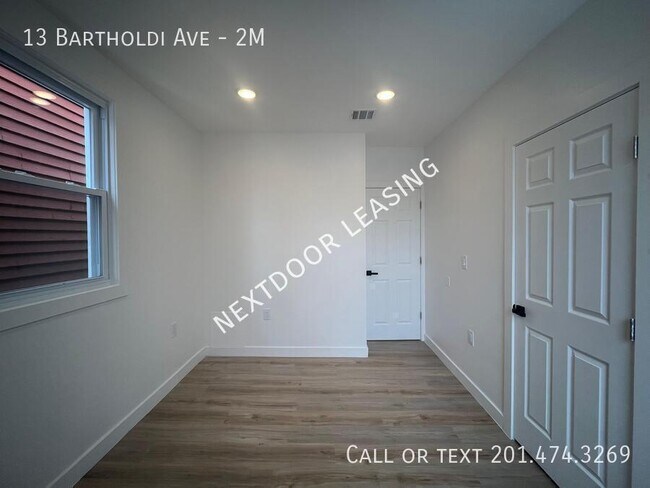 Building Photo - 13 Bartholdi Ave