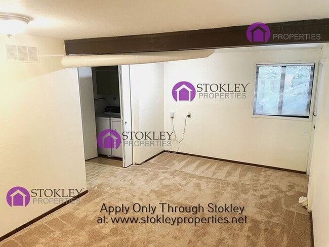 Building Photo - 137 Donna Maria Way