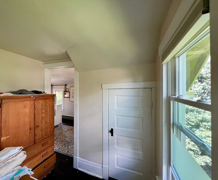 Building Photo - 210 Bucholz Ct