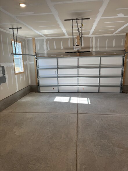 Building Photo - 708 Longleaf Grv Ln