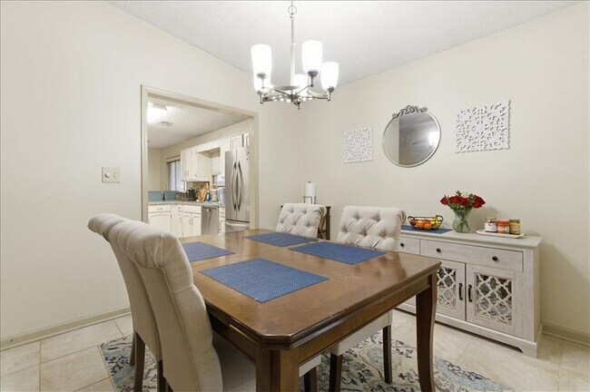 Building Photo - 2025 Kristian Way