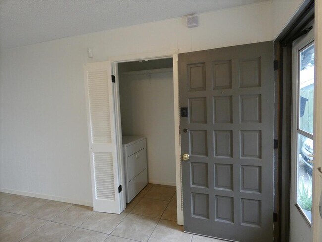 Building Photo - 2203 Western Trails Blvd