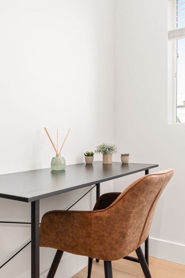 Building Photo - A 3 Bedroom apartment with ensuite bathrooms, common areas and a fully functional kitchen at 1736...