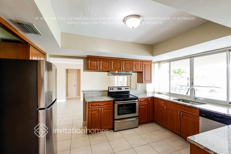 Building Photo - 8950 SW 53rd St