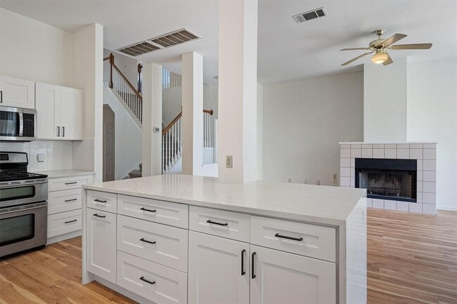 Building Photo - 100 Parque Cir