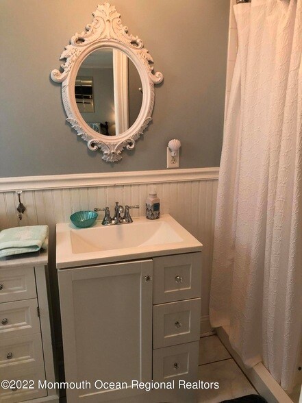 Building Photo - 1717 River Rd