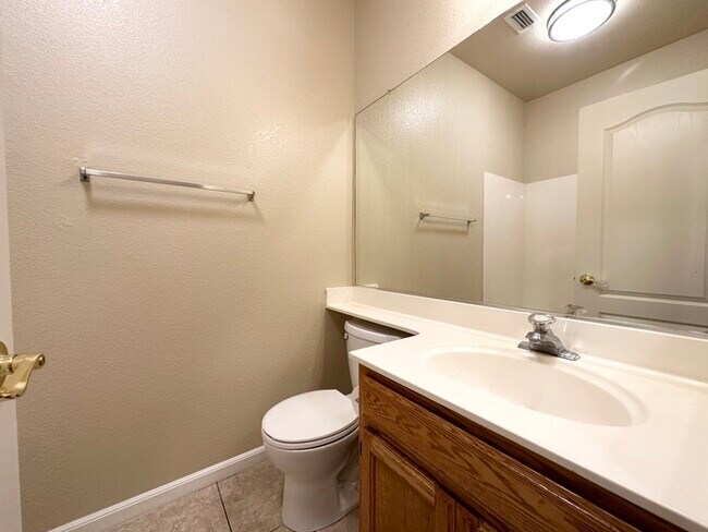 Building Photo - Beautifully Updated 3-Bedroom, 2-Bath Home...