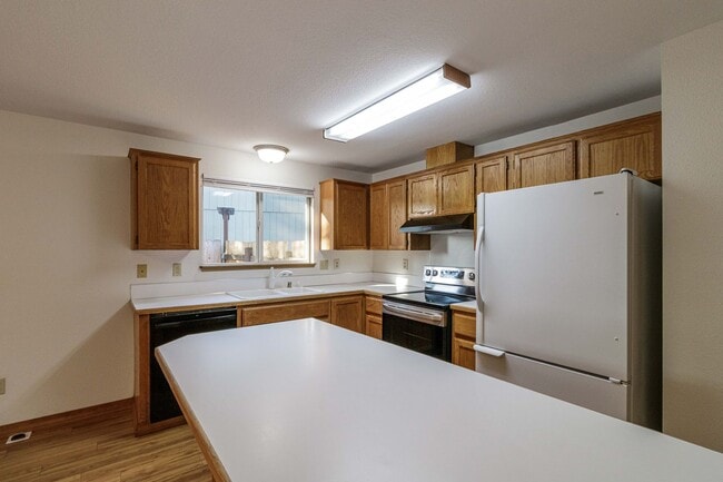 Building Photo - 15213 NE 44th St