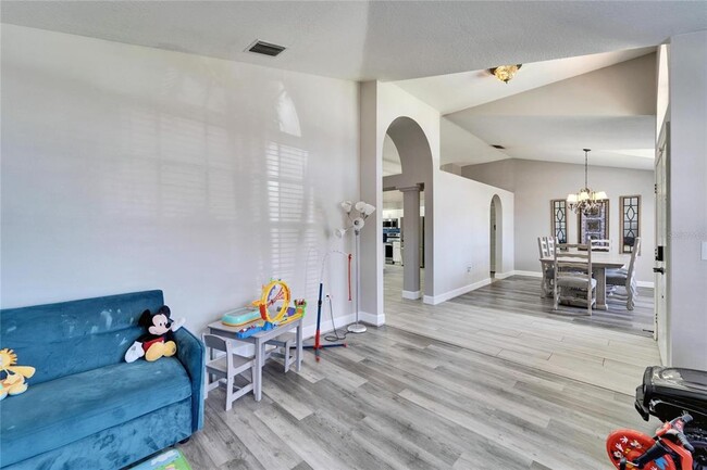 Building Photo - 18507 Country Crest Pl