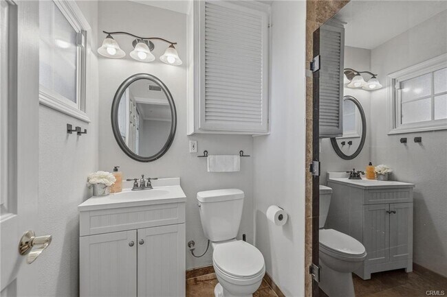 Building Photo - 23010 Hartland St