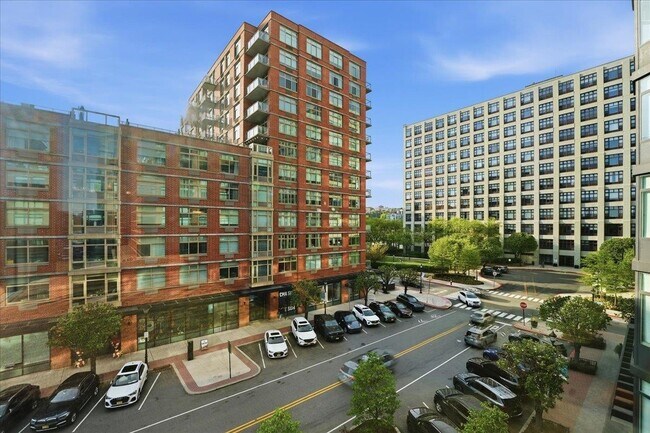 Building Photo - 1400 Hudson St