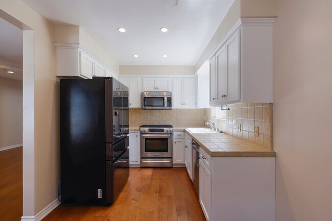 Kitchen - 2516 Voorhees Ave