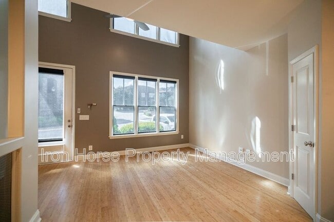 Building Photo - 118 Ruth Dr