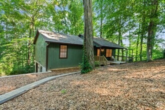 Building Photo - Beautifully Remodeled 3-Bedroom Home with ...