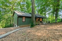 Building Photo - Beautifully Remodeled 3-Bedroom Home with ...