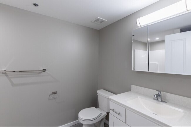 Building Photo - 116 N 4th St