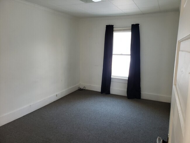 Building Photo - 215-B N Washington St