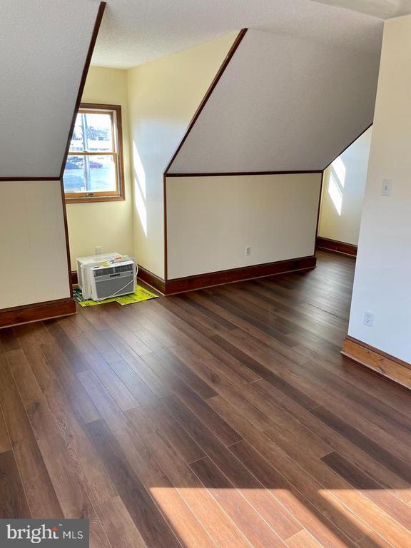 Building Photo - 519 Winchester Ave