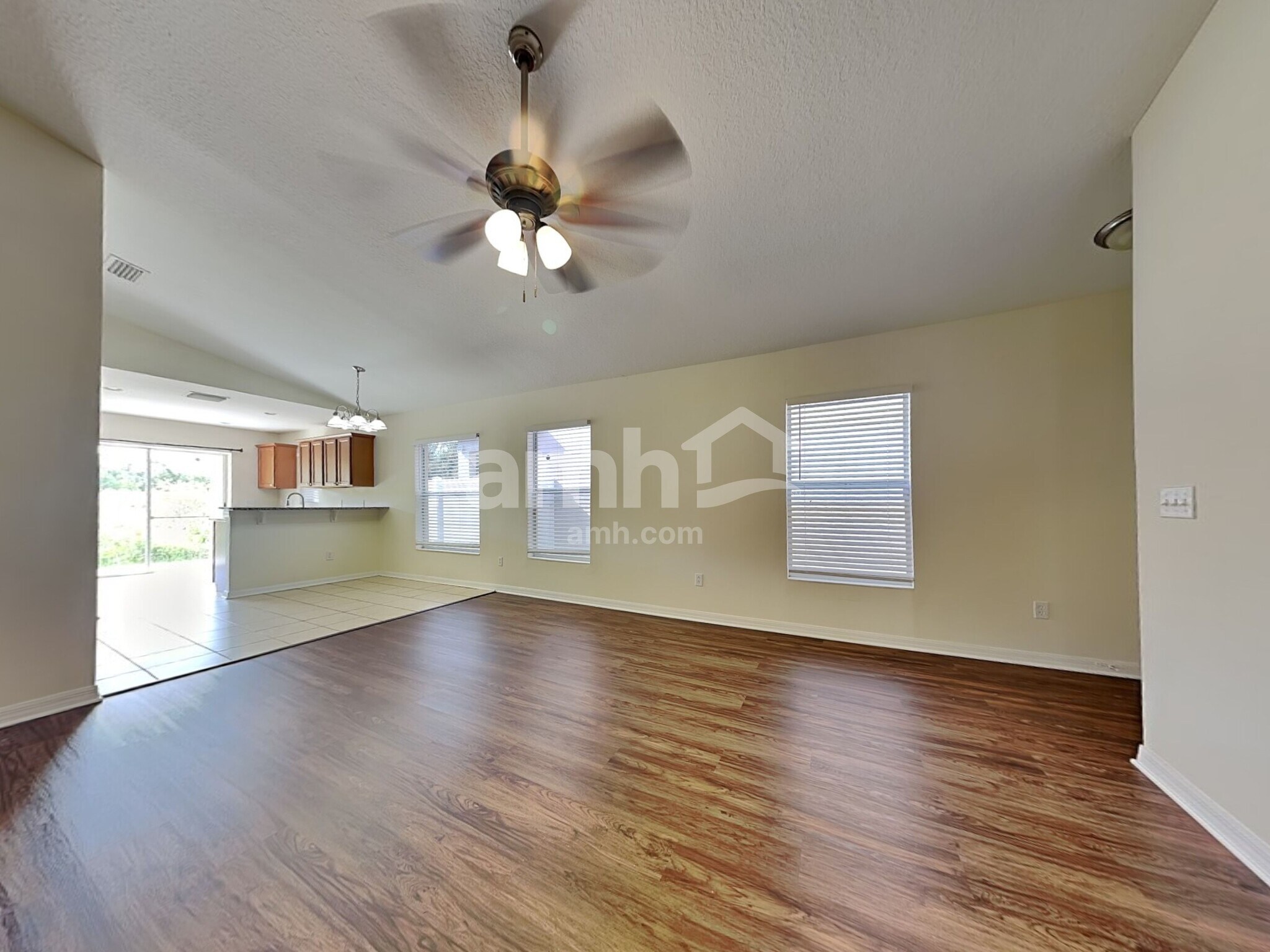 Building Photo - 8431 Deer Chase Dr