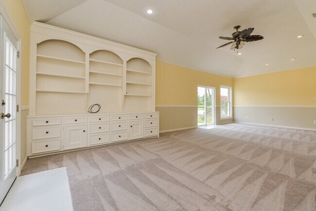Building Photo - 1231 Creekford Cir