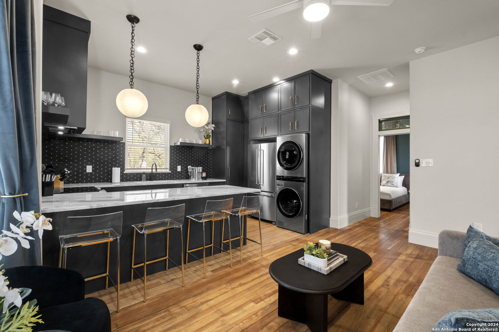 Building Photo - 201 E Carson St