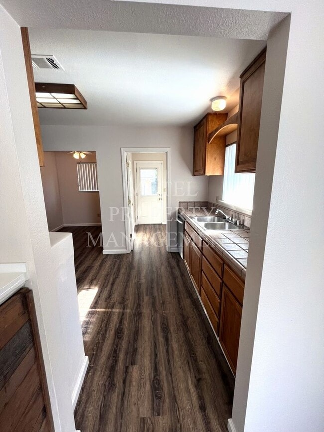 Building Photo - No Deposit