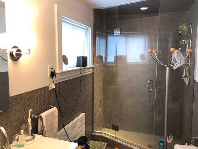 Building Photo - 6 Wyman Rd