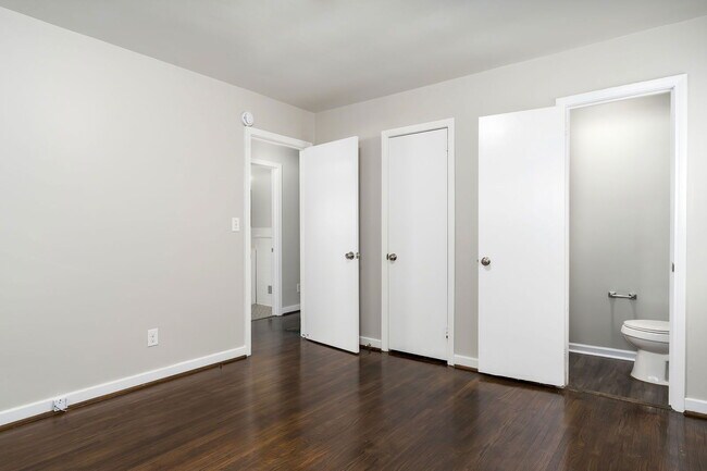 Building Photo - 1236 Oakwood St