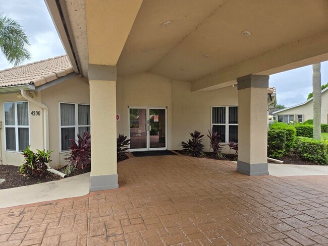 Building Photo - 4234 SE Home Way