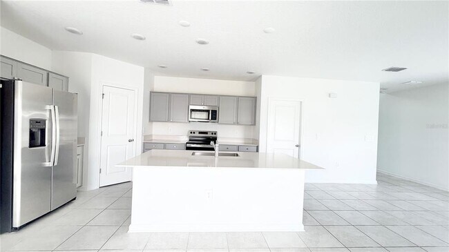 Building Photo - 1033 Waterfall Blvd
