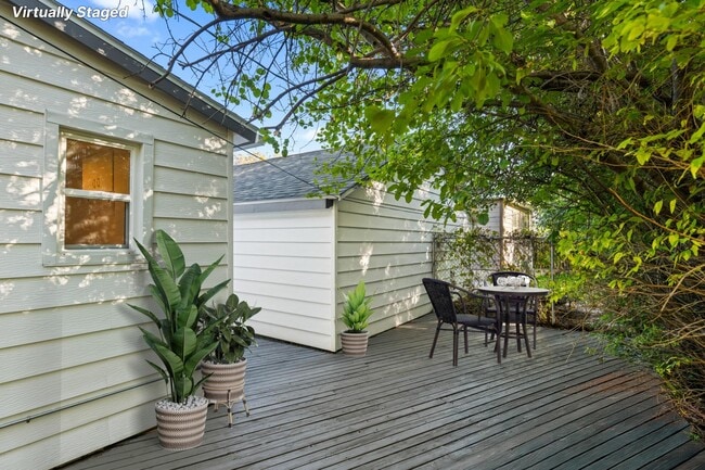 Building Photo - 402 Burlington Ave