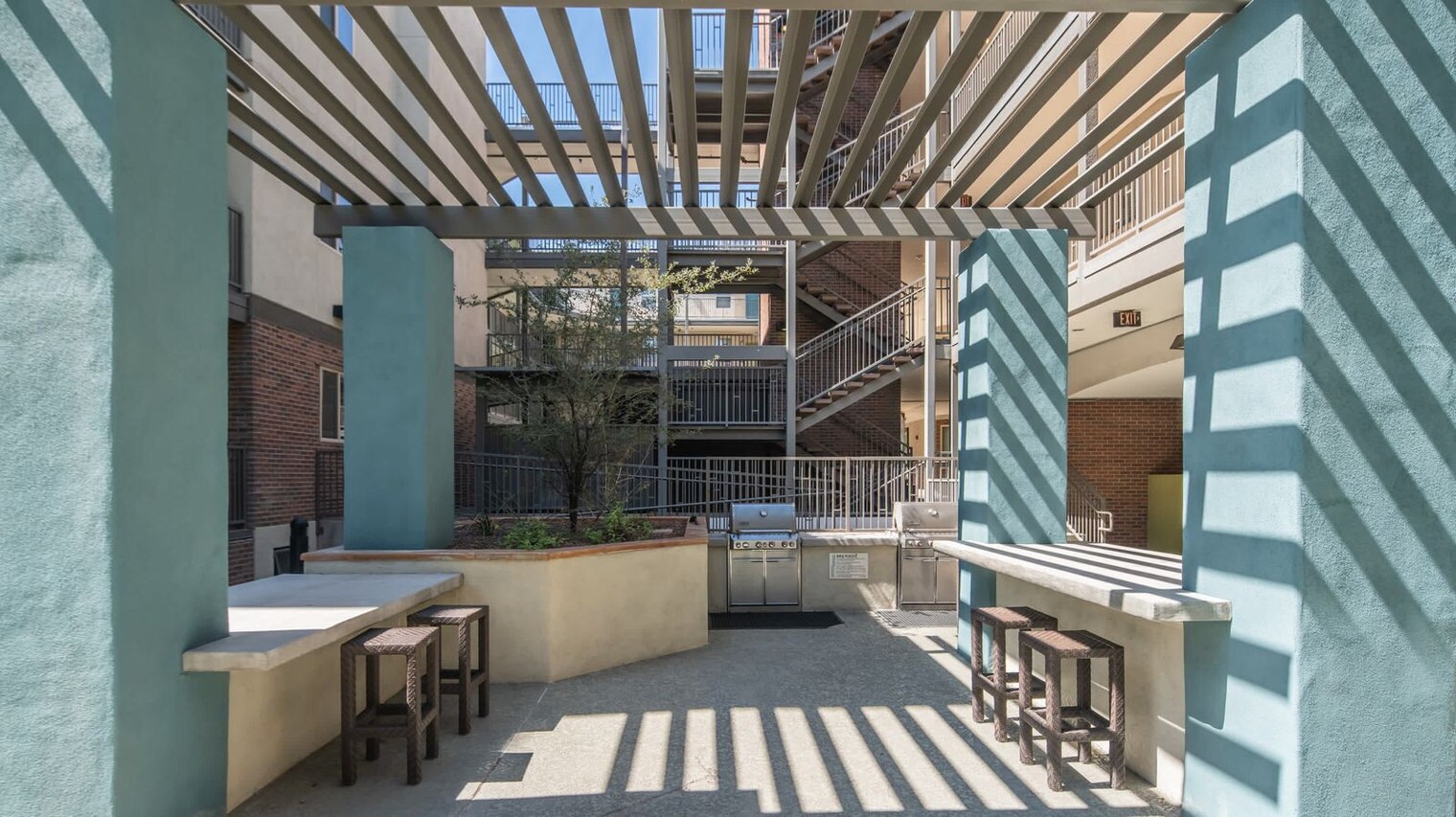 Building Photo - 2727 E University Dr