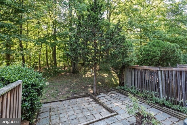 Building Photo - 1605 Oak Spring Way