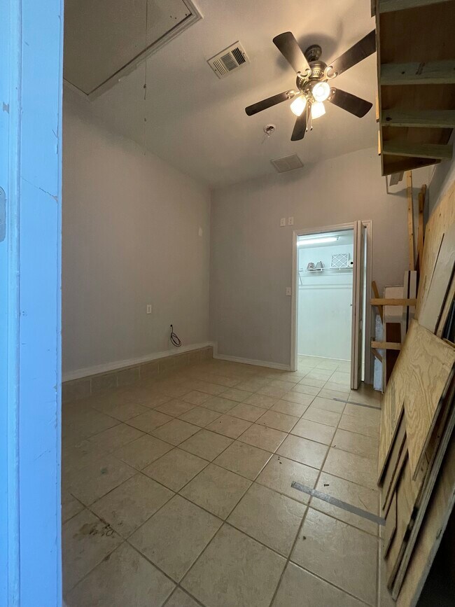 Building Photo - 1145 Merrie Way
