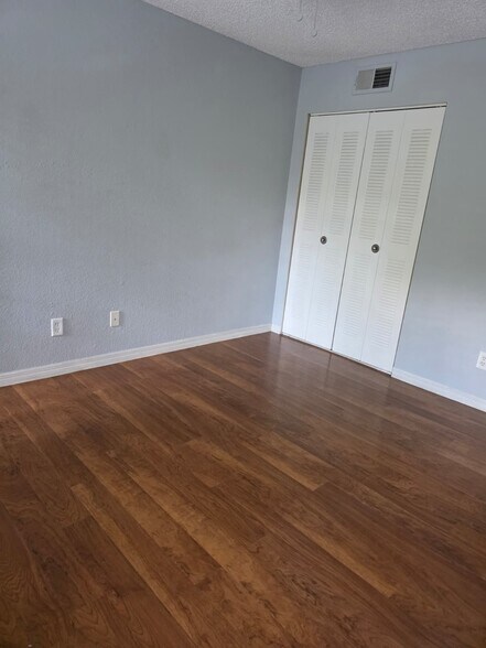 Building Photo - 5156 Conroy Rd