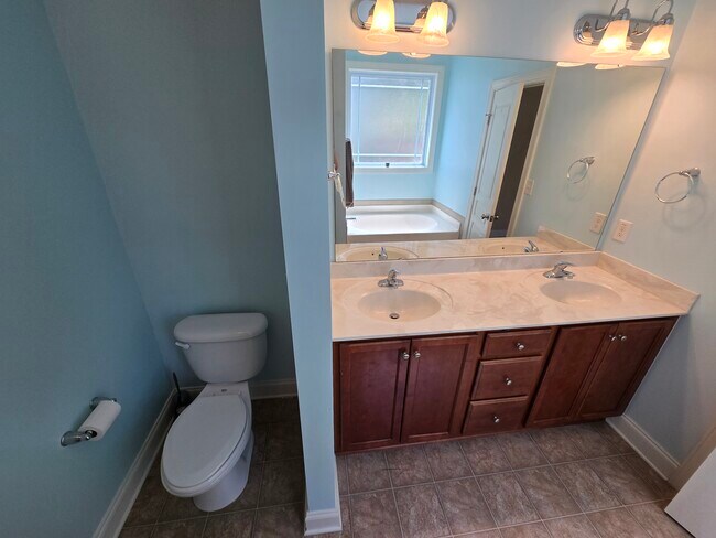 Building Photo - 47 Kentucky Derby Ln