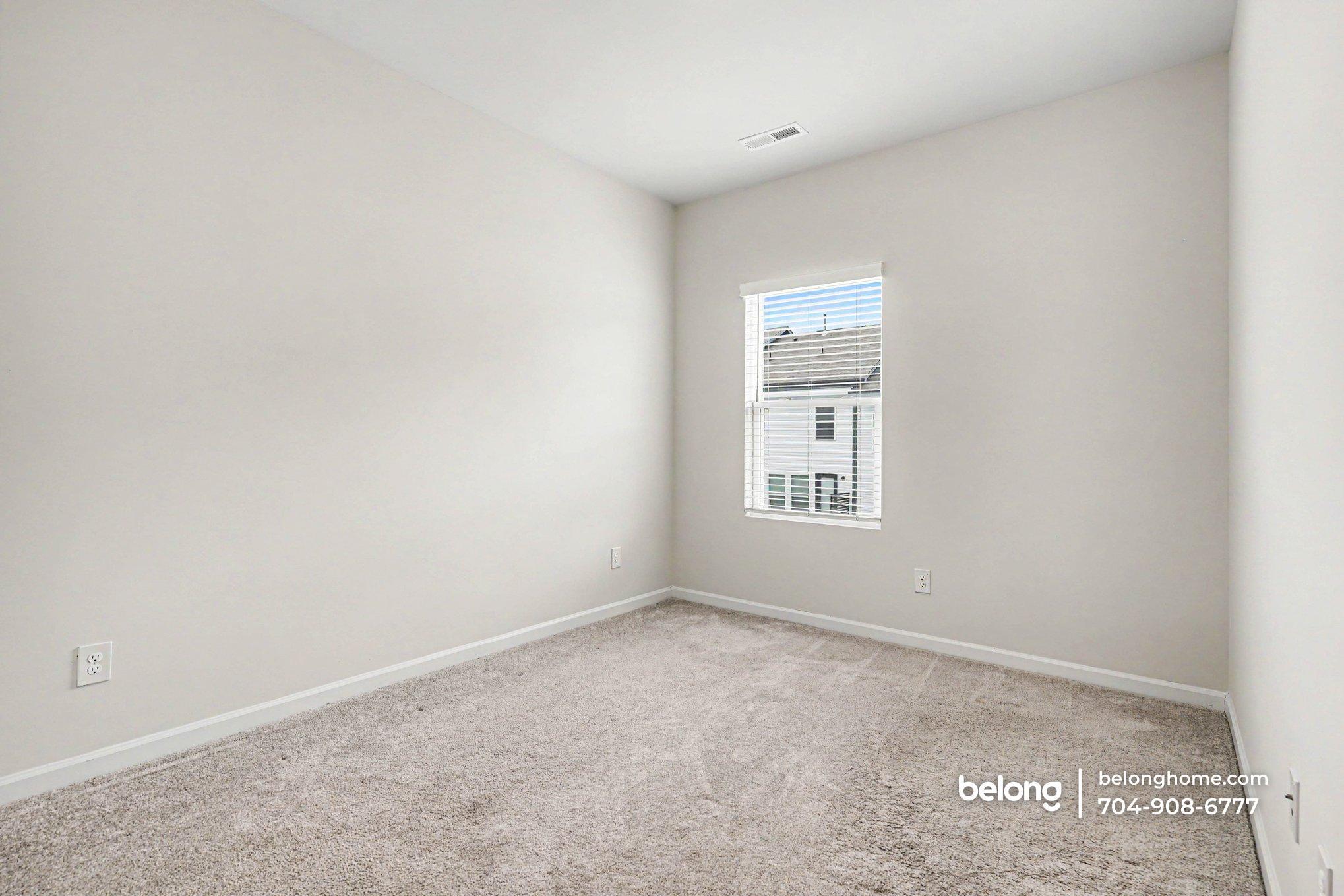 Building Photo - 1424 Blanche St