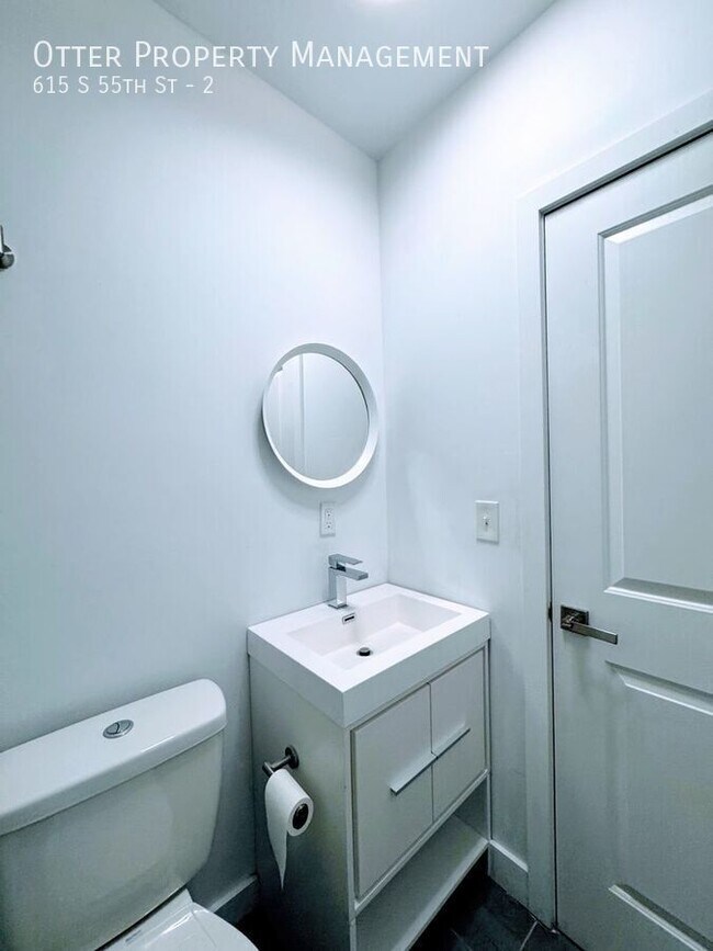 Building Photo - 615 S 55th St